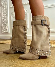 #boots #santiag #boheme La Outfits, Boho Chic Outfits, Shoe Inspo, Shoes Collection, Swag Shoes, Boots Fall, Back In Stock, Pretty Shoes