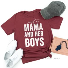 Shirt Ideas Vinyl, Mom Of Boys Shirt, Mens Fashion Smart, Vinyl Shirts, Mama Shirts, Funny Mom Shirts, Mom Tees, Trendy Tee, Boy Mom