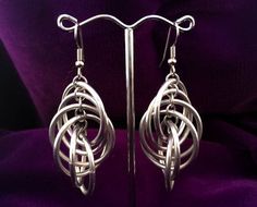 Chainmaille Earrings, Jewelry Advice, Spiral Earrings, Earrings Inspiration, A Metal