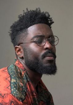 Cool Hipster man wearing windsor rim glasses Harry Samba, Hipster Glasses, Face Study, Mens Haircuts, Face Drawing Reference, Wavy Haircuts, Black Men Hairstyles, Hipster Man, Human Reference