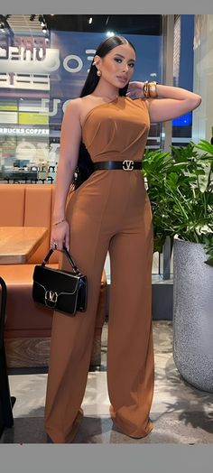 Elegant One-piece Jumpsuit For Date Night, Cute Professional Outfits, Modest Casual Outfits, Dressy Casual Outfits, Professional Outfits Women, Stylish Work Attire, Business Casual Outfits For Work, Woman Suit Fashion