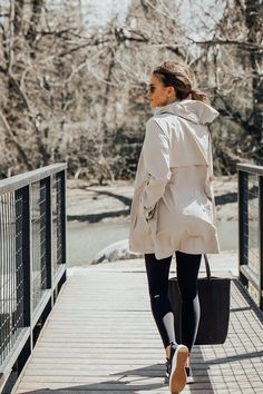 the wear everywhere rain jacket! - Lauren Kay Sims Wind Proof Jacket Outfit, Rain Parka Outfit, Cream Rain Coat Outfit, Cream Raincoat Outfit, How To Wear A Raincoat Outfit, Rain Clothes Outfits, Autumn Rain Outfits, Women Raincoat Outfit, Beige Rain Jacket Outfit