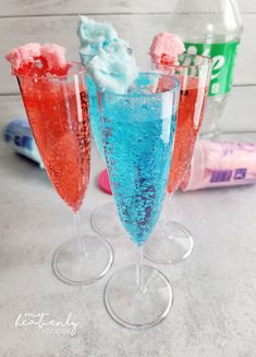 Cotton Candy Mocktails Gummy Bear Drink, Fun Kids Drinks, Kids Drinks Party, Cotton Candy Drinks, My Heavenly Recipes, New Years Eve Drinks, Bear Drink, Mocktail Drinks, Kids New Years Eve