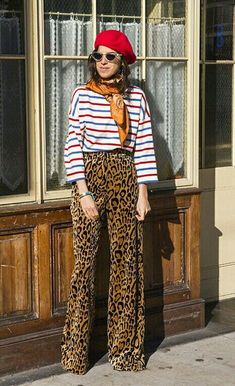 Leandra Medine Es De Nuestras Principales Referentes Por Su Estilo, Encanto Y Humor. – Cut & Paste – Blog de Moda Leandra Medine Style, Leandra Medine, Print Pants, Son Style, Style Crush, Mode Inspo, Eclectic Style, Inspiration Mode, Mixing Prints