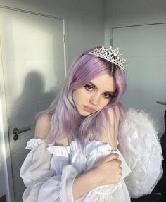 Aurora Valor, Light Purple Hair, Fotografi Digital, Lilac Hair, Maggie Lindemann, Capital Letters, Hair Inspo Color, Dream Hair, Aesthetic Hair