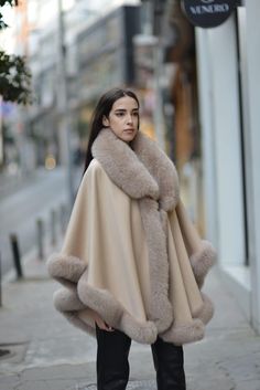 Fur Cape Outfit, Sport Outfit Ideas, School Outfit Winter, Cream Winter Cape Poncho, Outfits For School Winter, Winter Cape Outerwear With Faux Fur Trim, Outfit Idea Winter, Winter Outfits Tumblr, Elegant Cape-style Fur Coat With Faux Fur Lining