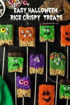 10   Halloween rice crispy treats laying flat on a black background. Halloween Toddler Food, Rice Crispy Treats Halloween, Halloween Rice Crispy, Halloween Rice Crispy Treats, Halloween Rice Krispies, Crispy Treats Recipe, Diy Halloween Food, Fun Halloween Desserts, Halloween Rice Krispie Treats