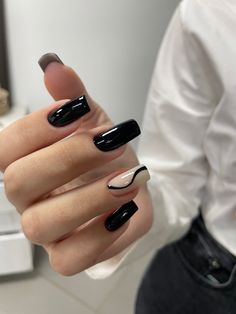 Black Nail With Design, Vintage Wedding Nails, Oval Nails Designs, Mickey Nails, Simple Gel Nails, Grunge Nails, Work Nails, Pretty Gel Nails, Soft Nails