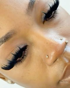 Hybrid Lashes With Spikes, Chunky Lashes, Maquillage On Fleek, Eyelash Technician, Cat Eye Lash, Eyelash Extensions Styles