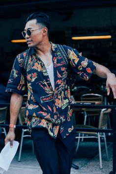 The Best Dressed Men from New York Fashion Week Photos | GQ Afropunk Festival, Stylish Men Wear, Most Stylish Men, Best Dressed Man, Mens Fashion Smart, Street Style Edgy, Winter Jeans, Arts Festival, Patterned Shirt