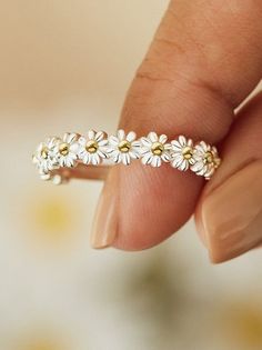 Shop Accessories - Roselinlin Daisy Accessories All Season Alloy Elegant Accessories online. Discover unique designers fashion at Roselinlin Casual Rings, Rings For Girls, Cute Rings, Floral Jewellery, Ring Ring