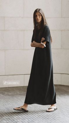 Stories • Instagram Black Maleficent, Minimal Fashion Summer, Minimal Dress, Monochrome Fashion, Black And White Style, Fashion People, Modern Outfits, Casual Summer Dresses