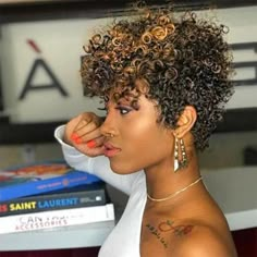 Beautiful Curly Hair, Have Inspiration, Curly Wig, Short Natural Hair Styles, Crochet Hair