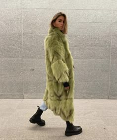 Green Fur Coat Outfit, Fur Coat Outfits, Green Fur Coat, Maria Kragmann, Fur Coat Outfit, Green Fur, Coat Outfit, Beauty Inspo, Winter Mode