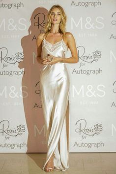 Rosie For Autograph, Pastel Outfit, Carrie Bradshaw, Beauty And Fashion, Blonde Beauty, Red Carpet Fashion