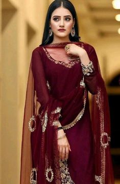 Dress Casual Winter, Maroon Outfit, Indian Anarkali, Indian Designer Suits, Indian Salwar Kameez, Indian Dresses Traditional, Dresses Casual Winter, Maroon Dress