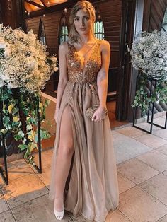 Neckline: V-neckSilhouette: A-Line/PrincessBuilt-in Bra: YesSleeve: SleevelessWaist: NaturalBack Style: OtherHemline/Train: Floor-Length Hi Friend, Gold Tulle, Tulle Dresses, Dresses Sequin, Professional Dress, V Neck Prom Dresses, Evening Dresses Online, Looks Party, Backless Prom Dresses