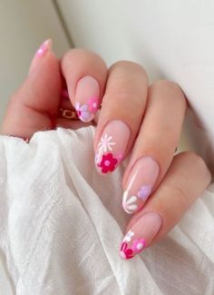 Daisy Nails, Colorful Nails, Unique Nails, Nail Arts, Short Acrylic Nails, Flower Nails