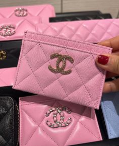 Bag Wishlist, Luxury Birthday, Pink Wallet, Chanel Pink, Bf Gifts, Handbag Essentials, Malibu Barbie