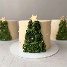 there is a cake decorated like a christmas tree