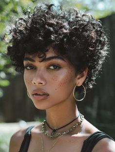 Pixie Cut Long Face, Pixie Cut Curly Hair, Balayage Long Hair, Haircut For Face Shape, Cabello Afro Natural, Short Curly Pixie, Curly Styles