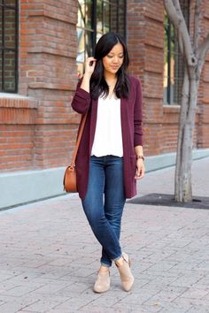 Maroon Cardigan, Teaching Outfits, Jeans Outfit Women, Boating Outfit, Outfit Jeans, Outfit Fall, Business Casual Outfits, Mode Inspiration