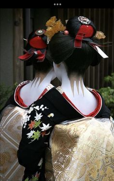 Art Geisha, Traditional Japanese Clothing, Turning Japanese, Kimono Japan, Japanese Clothing, Have Inspiration