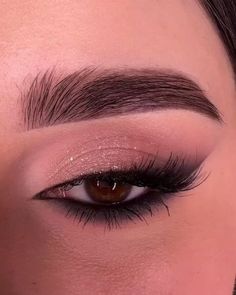 Makeup | Beauty | Health on Instagram: "Eyeliner tips ❣️ . Credits to real owners . . . Follow👉 @ofcoursebeauty for more 👈 Follow👉 @ofcoursebeauty for more 👈 Follow👉 @ofcoursebeauty for more 👈 . . . 𝙃𝙖𝙨𝙩𝙖𝙜𝙨 : #makeup #makeupartistindonesia #makeupbrasil #makeupforbarbies #makeuphijab #makeupobsession #makeupsurabaya #makeupstudio #makeupenthusiast #makeupaddicts #makeupjunkies #makeupmalaysia #makeupformelaningirls #makeuptutorialsx0x #makeupmess #makeupartistsurabaya #makeupori #makeupindo #makeupjogja #makeupbag #makeupnikah" Mom Eye Makeup, Sultry Valentines Day Makeup, Black Under Eyes Makeup, Smokey Under Eye Makeup, Smoky Black Eye Makeup, Almond Eye Makeup Looks, Simple Black Eye Makeup, Smoky Liner Makeup, Eyeshadow Under Eye