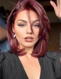 Bentuk Alis, Wine Hair, Caramel Highlights, Hair Color Highlights, Cute Hairstyles For Short Hair, Short Hairstyle, Mid Length Hair, Red Hair Color