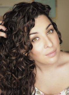 How I Protect my Curly Hair at Night - Curl Maven White Girl Curly Hair Hairstyles, White Girl Curly Hair, Curly Hair Hairstyles, Beautiful Curls, Penteado Cabelo Curto, Types Of Curls, Hair Routines