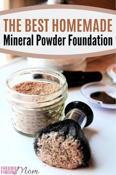 Diy Face Powder Foundation, How To Make Homemade Foundation, Homemade Face Powder, Diy Face Powder Recipes, Diy Foundation Cream, How To Make Foundation At Home, Arrowroot Powder Uses, Diy Setting Powder, Homemade Make Up