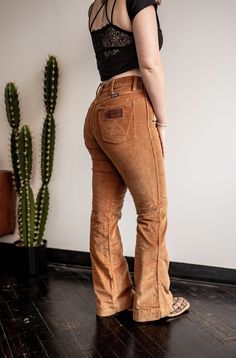 Wrangler Beth Honey Trouser Short Uggs, Western Boots For Men, Casual Ootd, Western Boutique, Work Boots Men, Corduroy Jeans, Jumpsuit Jacket, Hoodies Mens, Work Clothes