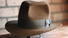 Indiana Jones Fedora, Indiana Jones Costume, Men Hats Styles, Indiana Jones Hat, Mad Hat, Mens Hats Fashion, Grey Hat, Bespoke Shoes, Straw Fedora