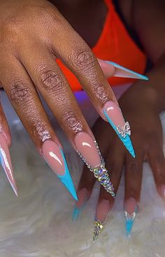 Stiletto Nail Designs 2024, Stiletto Nails Design, Blue Stiletto Nails Design, Baddie Stiletto Nails, Blue Stiletto Nails, Acrylic Nails Stiletto, Gel Toe Nails