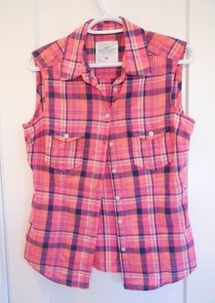 How to Convert a Shirt to Sleeveless: 5 Steps (with Pictures) How To Make A Vest From A Shirt, How To Cut Sleeves, Flannel Vest, Short Sleeve Flannel, Womens Flannel Shirt, Shirts Ideas, Flannel Women, Straight Stitch, Vest Shirt