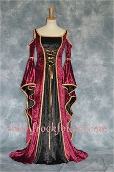 Renaissance GownElvish Wedding Dress Handfasting | Etsy Gothic Dress Prom, Medieval Prom Dress, Elvish Wedding Dress, Handfasting Dress, Elvish Wedding, Gothic Prom Dress, Dress Medieval, Female Pirate Costume, Medieval Gown