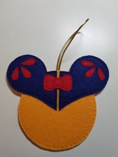 "Each adorable felt ornament is hand stitched with beautiful details. Snow White is 5.5 x 5 inches  There is a 3\" loop for easy hanging on your tree. This will make a great Christmas ornament for you or a loved one this holiday season!" Snow White And The Seven Dwarfs Crafts, Snow White Crafts, Disney Felt Ornaments, Tinkerbell Ornament, Disney Christmas Crafts, Disney Felt, Xmas Gift Idea, Felt Crafts Christmas, Beautiful Horse Pictures