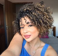 Highlights On Natural Hair, Spiral Perms, Natural Hair Highlights, Curly Crochet Hair Styles, Natural Hair Short Cuts, Curly Hair Inspiration, Big Chop, Short Natural Hair Styles