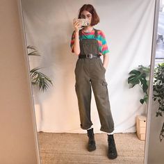 80s Fashion Trends, Vintage Outfits 90s, Hipster Outfits, Tumblr Outfits, 80s Fashion, Ladies Dress Design, Looks Vintage, Dungarees