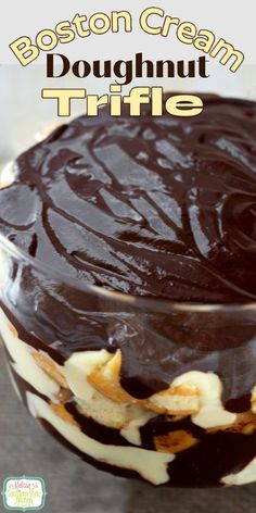 Boston Cream Doughnut Trifle Boston Cream Desserts, Chocolate Trifle Recipes, Boston Cream Doughnut, Chocolate Trifles, Homemade Vanilla Custard, Cream Doughnut, Desserts Brownies, Trifle Bowl Recipes, Trifle Dessert Recipes