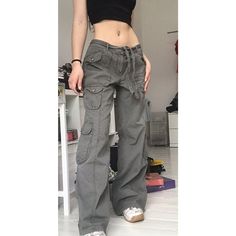 Using these Women's Straight Oversize Cargo Pants With Pockets, strike a balance between comfort and style. These are made up of premium cotton and polyester made pants that have a form-fitting fit that is comfortable for the entire day. In addition, they include an elegant high-waisted shape so you can look great even as you work out. Additionally, they are designed to be machine washable, which makes cleaning them simple and convenient. Specification: Style: Casual Waist Type: Low Decoration: Mid-rise Cotton Parachute Pants With Pockets, Cotton Cargo Pants Full Length, Loosely Fitted Cotton Cargo Pants, Relaxed Fit Full-length Cotton Cargo Pants, Baggy Full-length Cotton Cargo Jeans, Full Length Cotton Cargo Bottoms, Full-length Cotton Cargo Jeans For Fall, Full Length Cotton Cargo Jeans For Fall, Full-length Cotton Cargo Pants With Hip Pockets