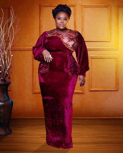 Velvet Gown Styles, Queens Outfits, Celebrity Wear, Gown Styles For Ladies, Materials Gown Style, Lace Dress Classy, Interesting Fashion, Unique Party Dresses, Ankara Long Gown Styles