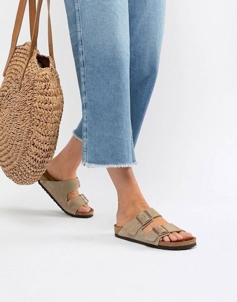 Leather sandals Taupe Birkenstock Outfit, Birkenstock Mocha, Birkenstock Sandals Outfit, Birkenstock Outfit, Women's Shooting, Minimalist Accessories, Slippers Summer, Fashion Shoes Flats, Sneaker Art