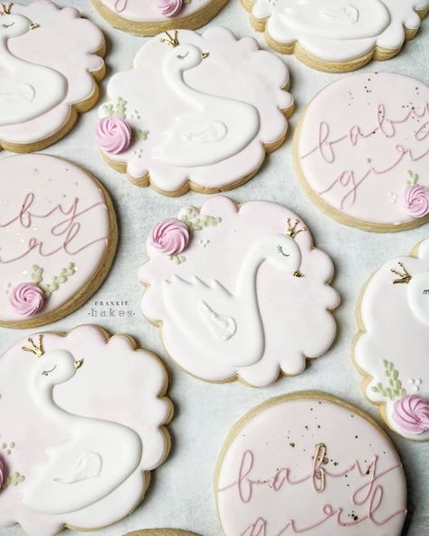 Swan Cookies Decorated, Swan Theme Baby Shower Ideas, Swan Baby Shower Theme, Swan Baby Shower Ideas, Swan Birthday, Swan Baby Shower, Baby Shower Sweets, Princess Cookies, Baby Cupcake