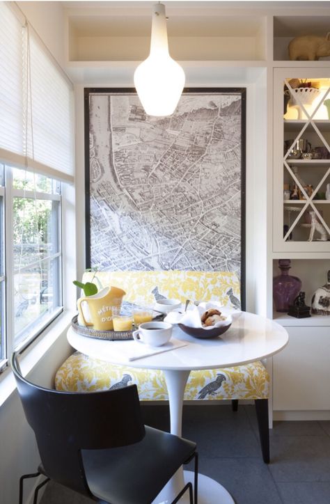 Maps Coin Banquette, Modern Breakfast Nook, Breakfast Nook Table, Nook Table, Kitchen Breakfast Nooks, Cozy Breakfast Nook, Nook Ideas, Kitchen Corner, Kitchen Nook