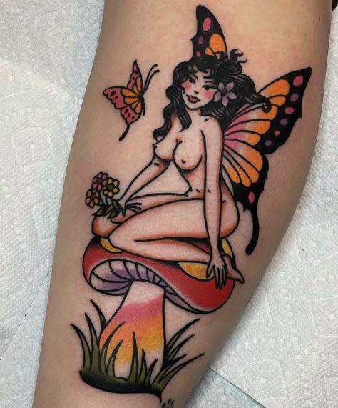 Traditional Tattoo Pin Up Girl, Traditional Tattoo Pin Up, Tato Tradisional, Mushroom Tattoo, Pin Up Girl Tattoo, Fairy Things, Traditional Tattoo Inspiration, Sailor Jerry Tattoos, Mushroom Tattoos