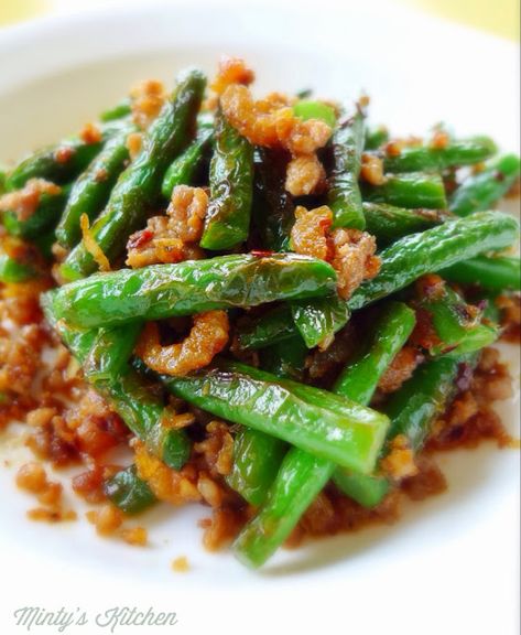 Pork mince, green beans and XO sauce Thanksgiving Dinner Menu List, High Protein Low Carb Dinner, Potluck Dinner Party, Xo Sauce, Green Bean Dishes, Spicy Curry, Minced Pork, Fried Green Beans, Potluck Dinner