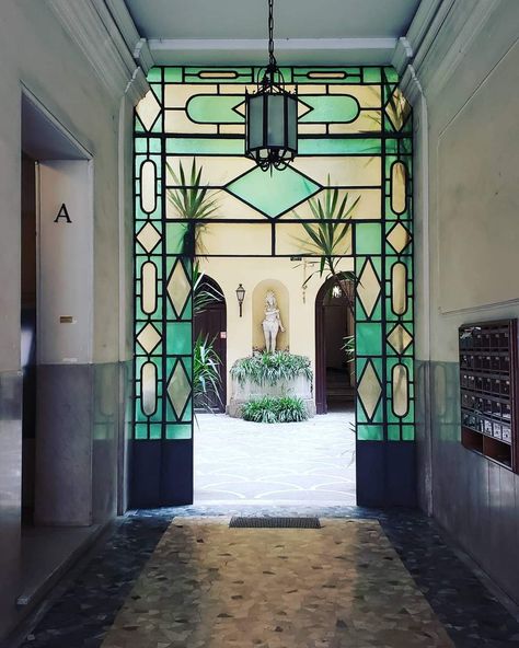 Stained Glass Archway, Mint Food, Art Deco Cafe, Tamara Lempicka, Mural Cafe, Art Deco Stained Glass, Dorothy Draper, Office Decor Professional, Art Deco Interior Design