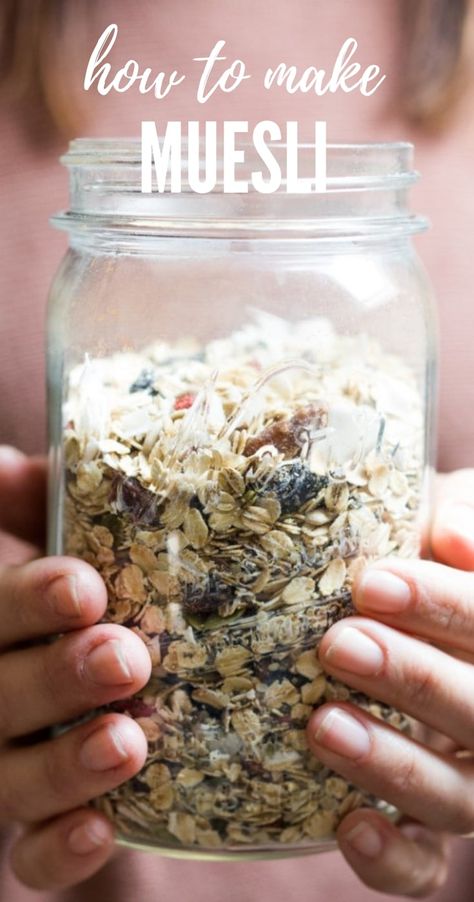 Healthy Muesli Recipe, Vegan Muesli, Muesli Recipe, Healthy Vegan Breakfast, Homemade Muesli, Breakfast Healthy, Filling Breakfast, Flax Seeds, Breakfast Bars