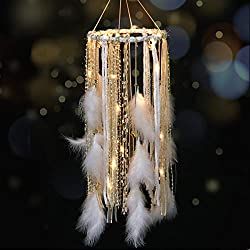 16 Boho Dreamcatchers That Will Look Great In Your Home - Home Decor Bliss Tent Craft, Dreamcatcher Wedding, Dream Catcher Wedding, Boho Decorations, Baby Tent, Feathers Wedding, Dream Catcher Mobile, Dream Catcher White, Feather Wall Hanging